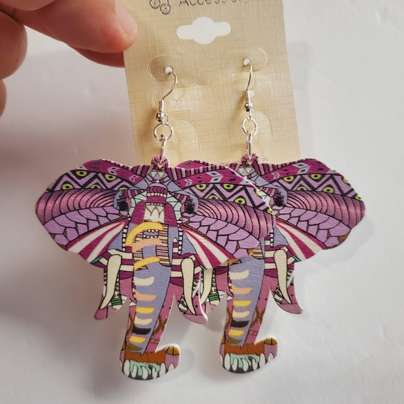 Long Wooden Elephant Earrings, Jungle Style Animal Earrings. 7 cm. - Picture 5 of 7